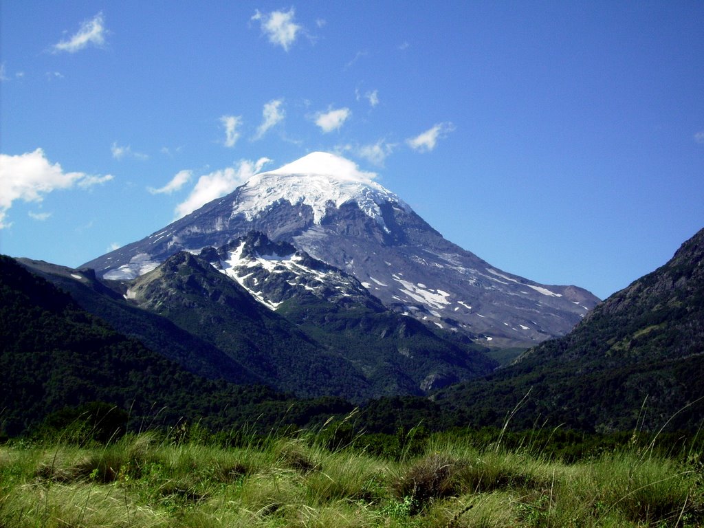 VOLCAN LANIN DESDE LAGO HUECHULAUFQUEN by ENRIQUEB56