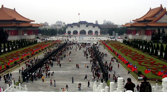 The Square, Taipei, Taiwan by jiangliu