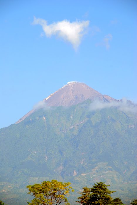 Merapi by Annas Marzuki Sulaiman