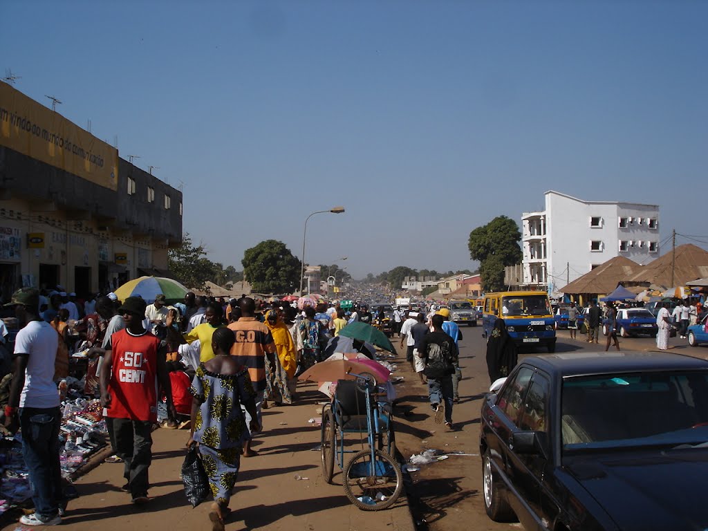 Bissau, il mercato a Bandim by Spadaccia