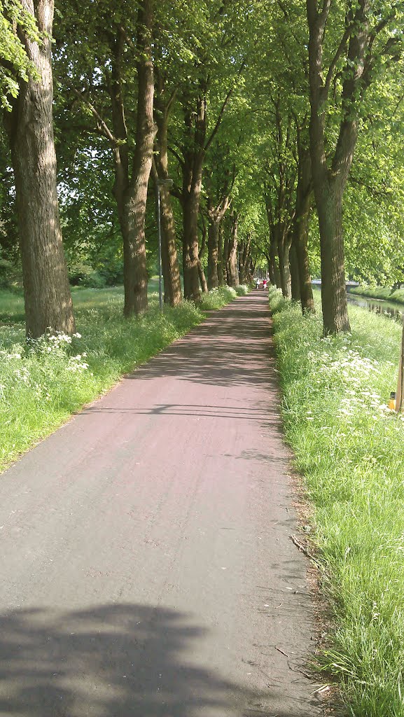 Radweg entlang des Nordhorn-Almelo-Kanals by Grafschaft Bentheim