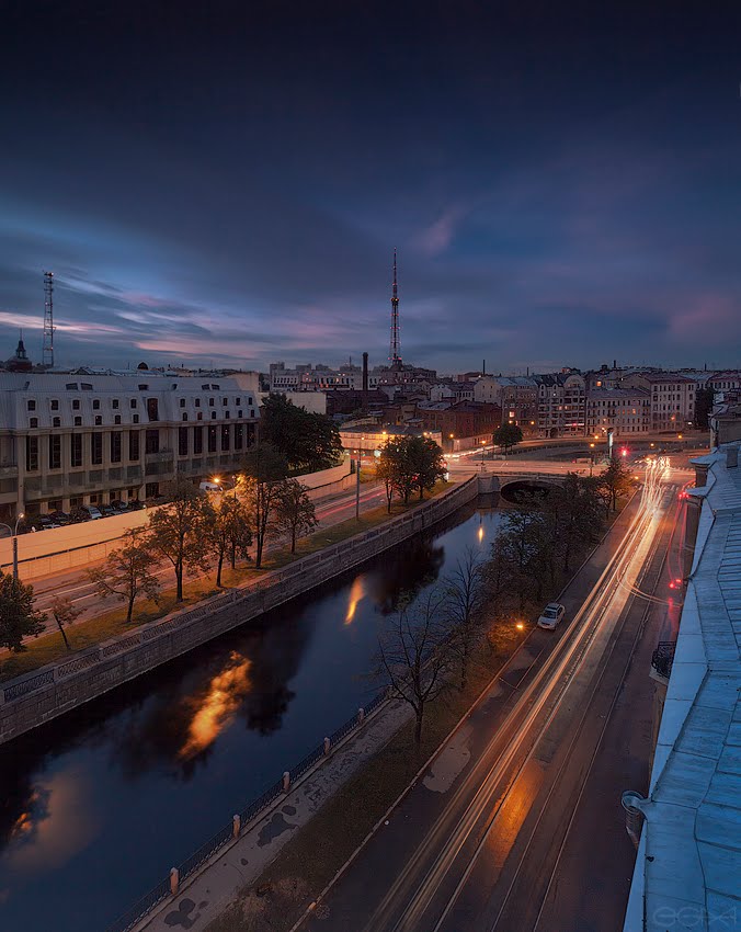 Saint Petersburg : Karpovka river quay. Autumn by EGRA