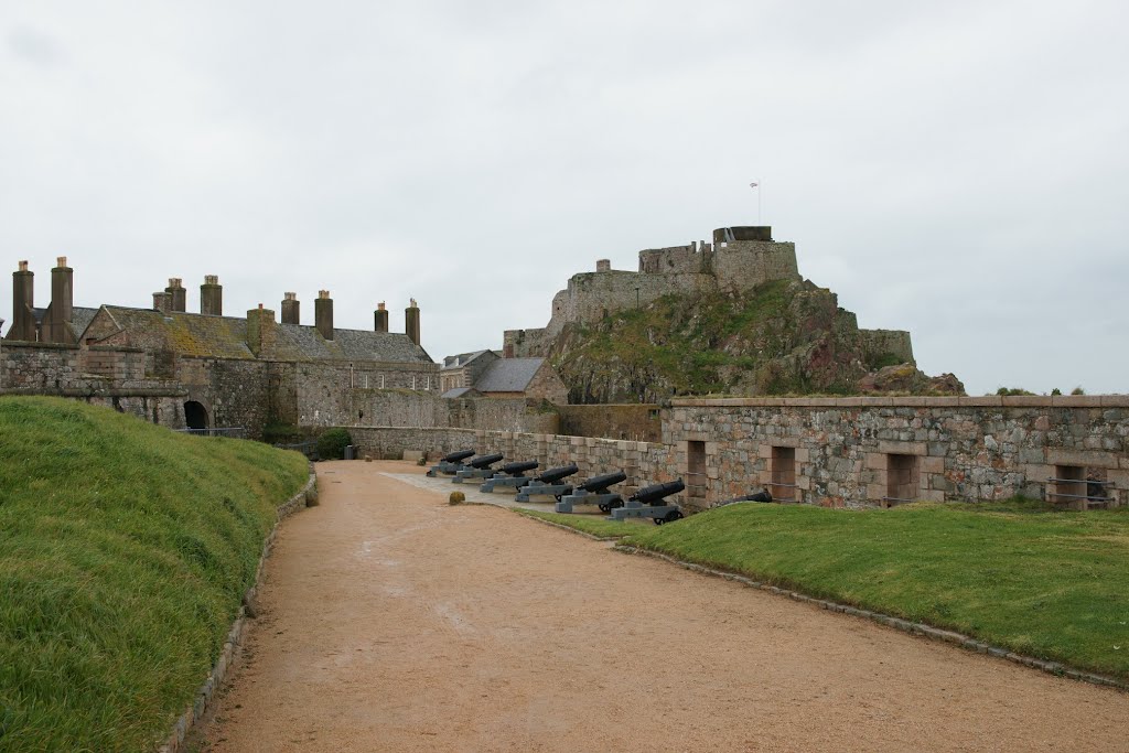 Canon At Elizabeth Castle by njellis