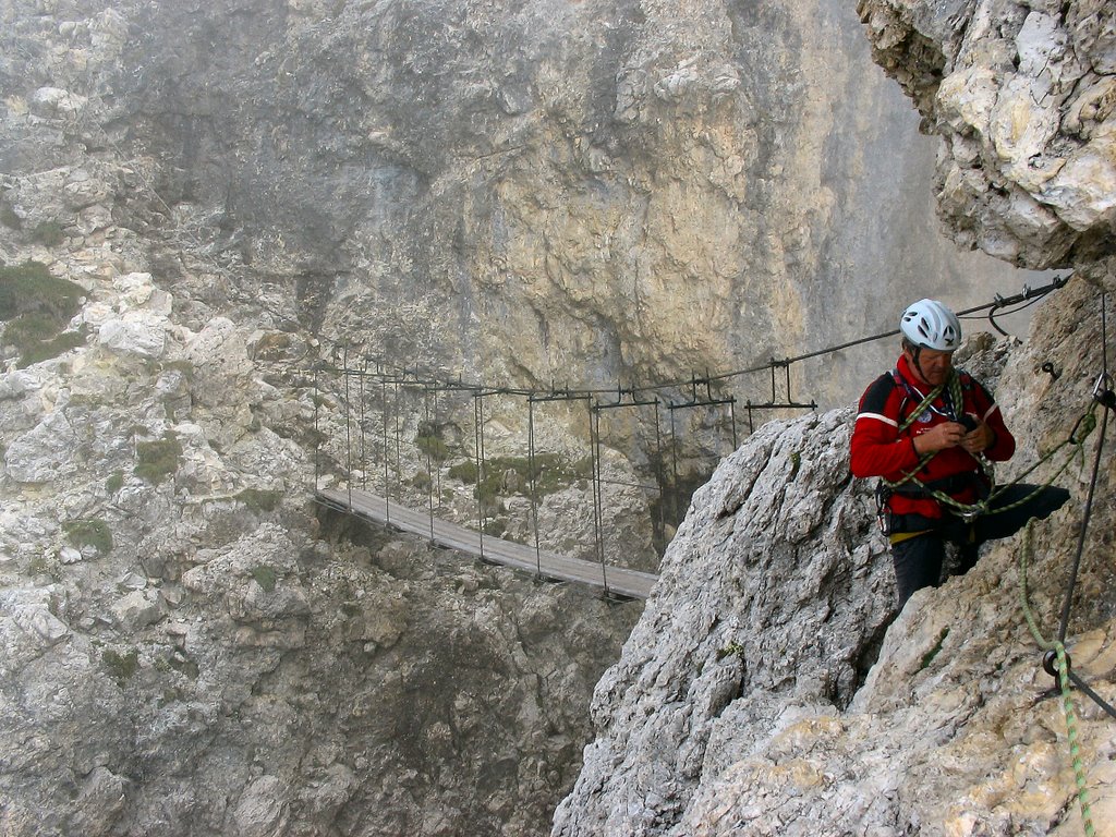 2006-8ValGardena_560TridentinaPonteSospeso by googsil