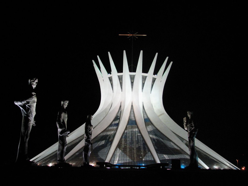 Catedral de Brasília by paulotoncovitch