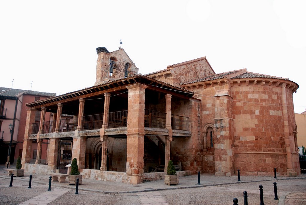 IGLESIA ROMANICA DE SAN MIGUEL by JAVIER MARTIN ESPART…