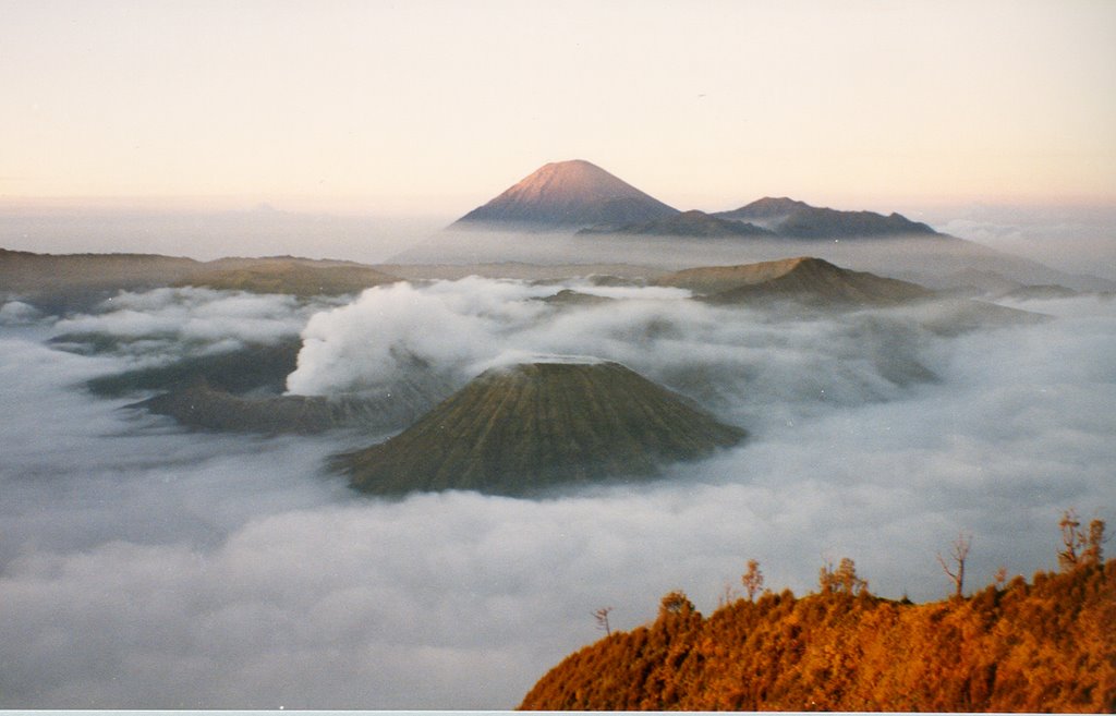 Volcano mount 'Batok', 'Bromo', 'Kursi' and 'Semeru', Java Indonesia by Chris10 ©