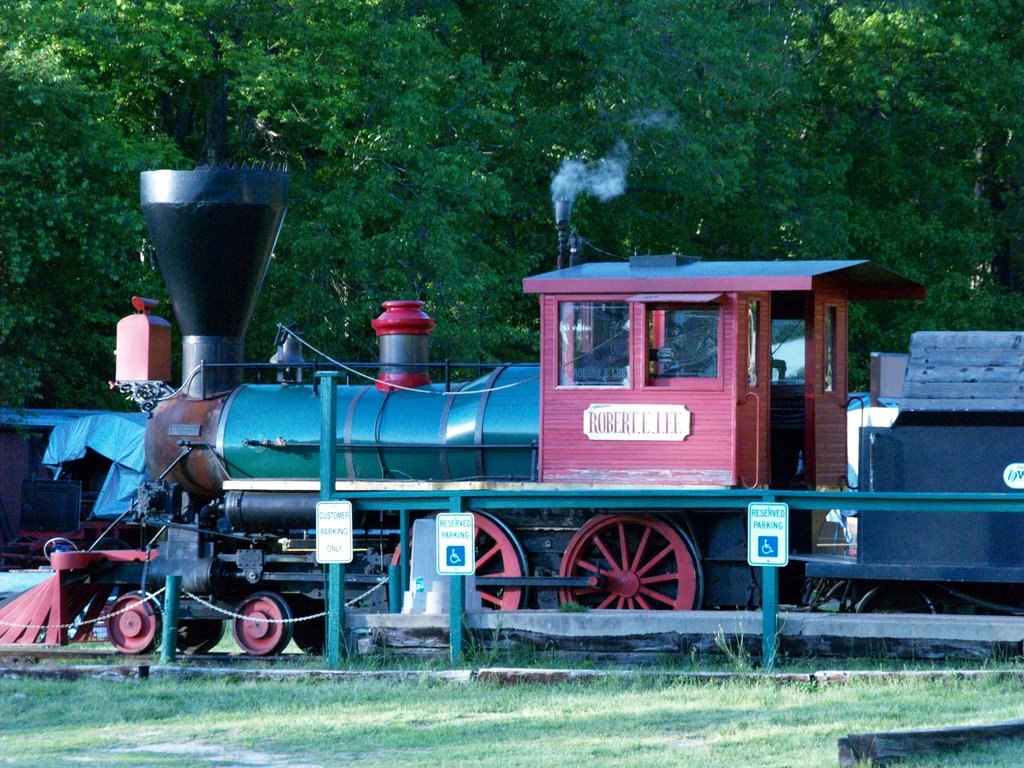 Robert E. Lee Train by Colby