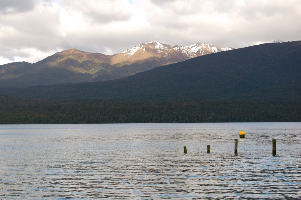 Lake Te Anau by bdearth