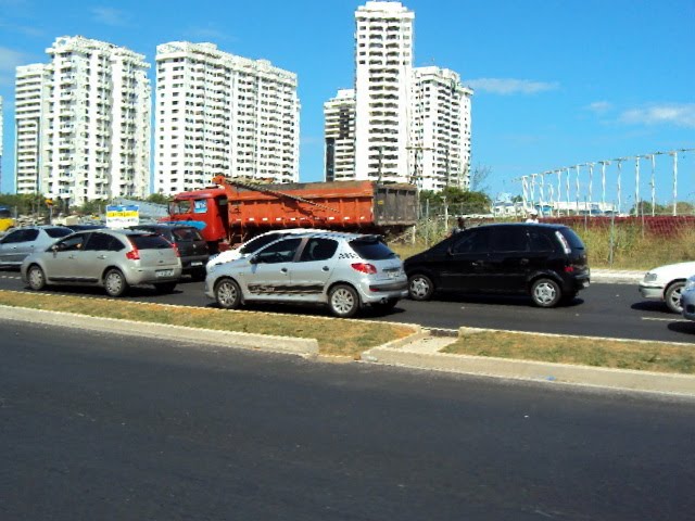 Avenida das Américas by Orlando de Almeida Calado