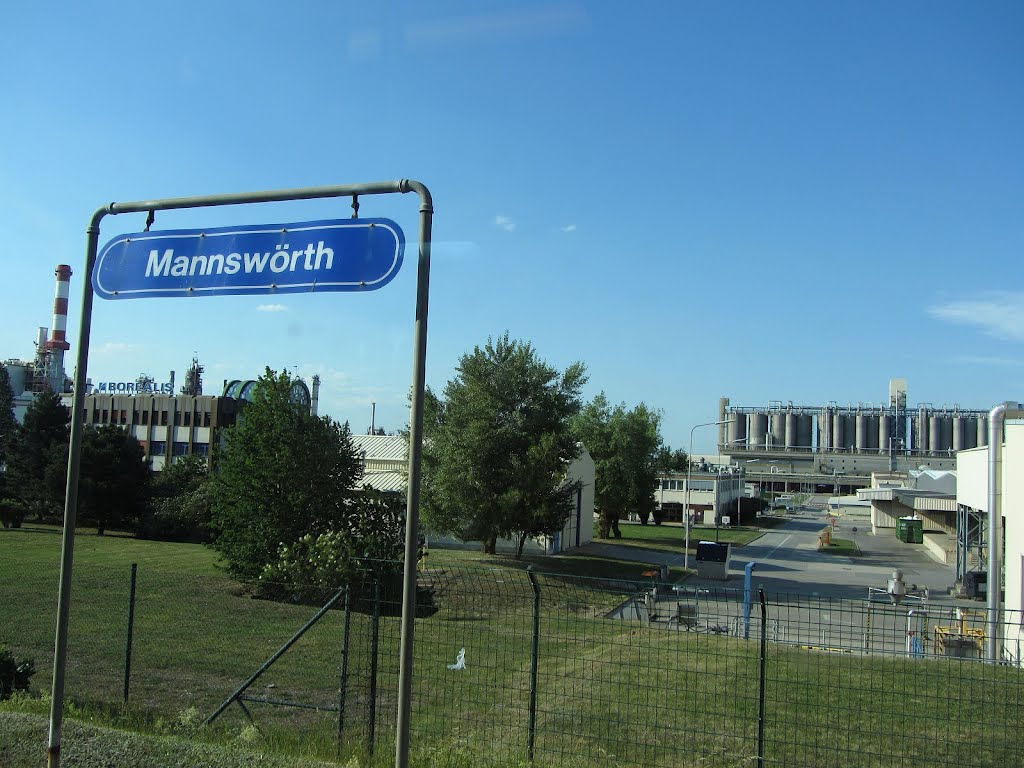 S-Bahn Mannswörth by e.m.r.