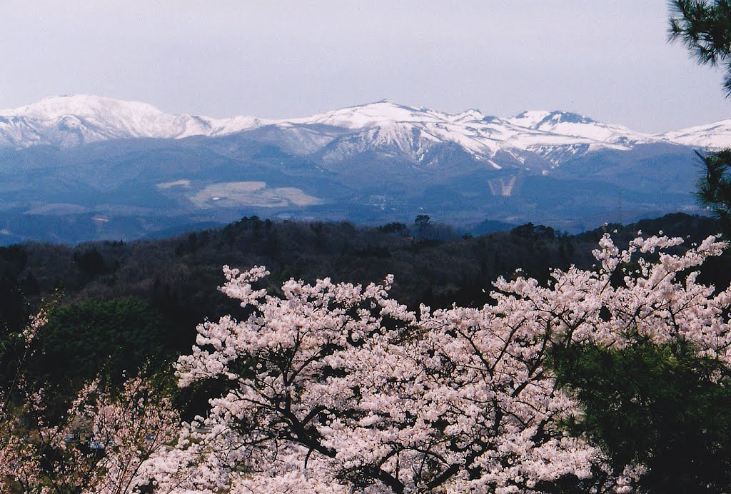 春 安達太良山 by Ken Matsu