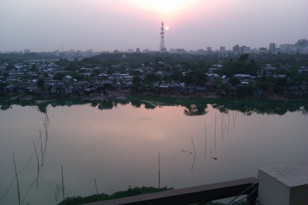 Gulshan Lake view fm the roof of H#2/b, R#29 (may '12) by Mahady Anan