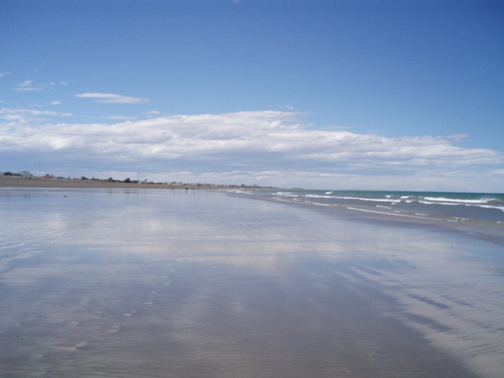 Playa Unión, casi rupestre by Zullymoreno