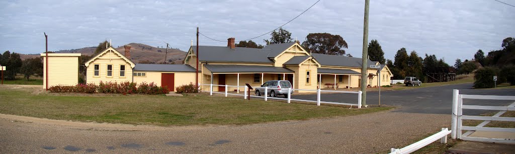 Gundagai Station by marhleet