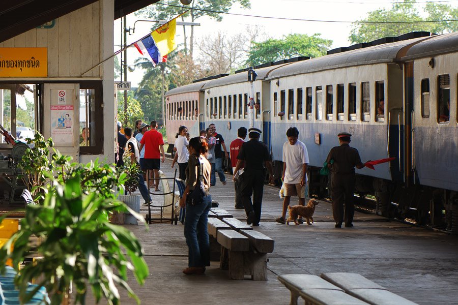 Baan Na Saan - Trainstation - 2008 by Joachim Häfner