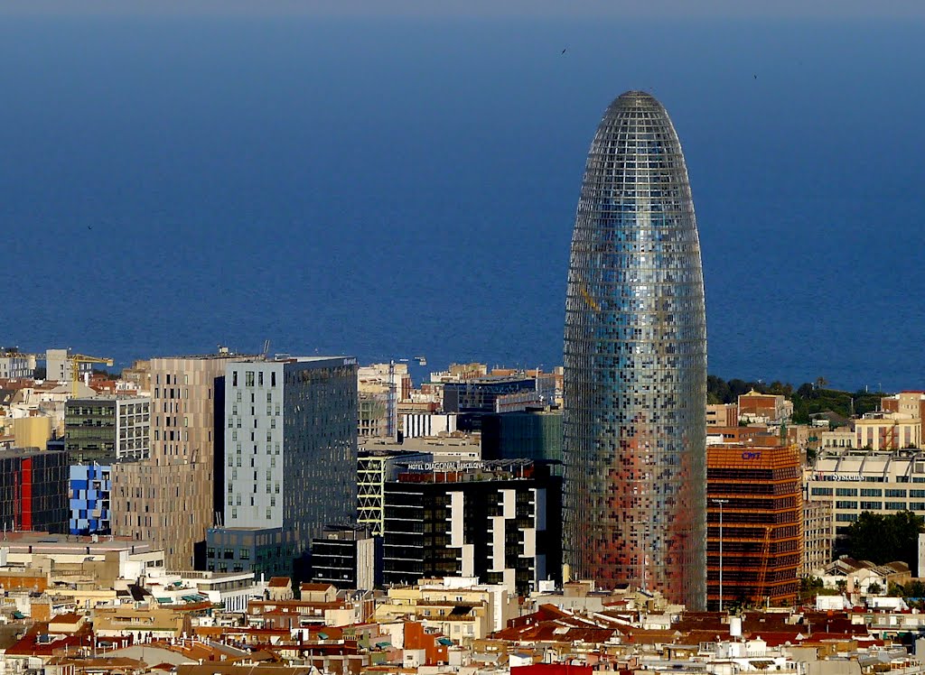 Barcelona Torre Agbar desde Park Güell by sergivaldi22