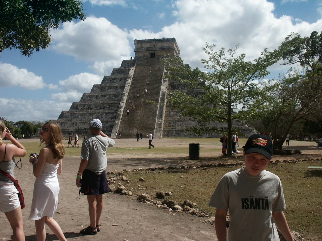 The Chichen itza Temple by kaukoset