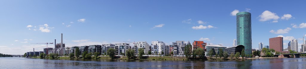 Westhafen Panorama by Gueros