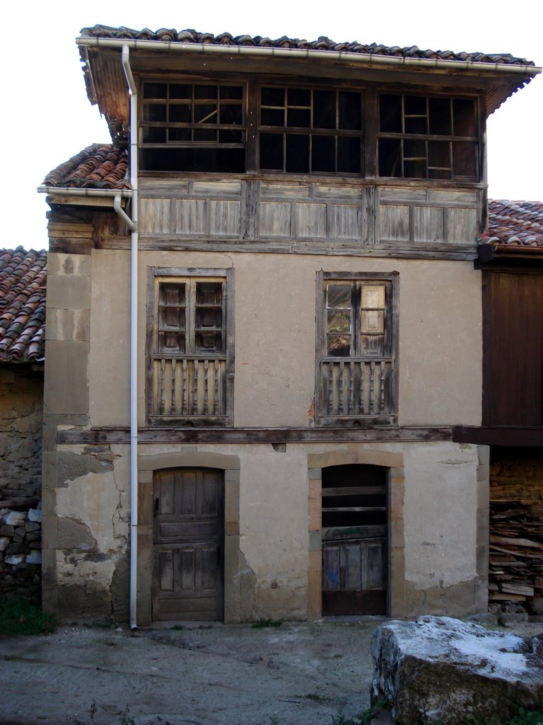 Casona en Prieres by jenper