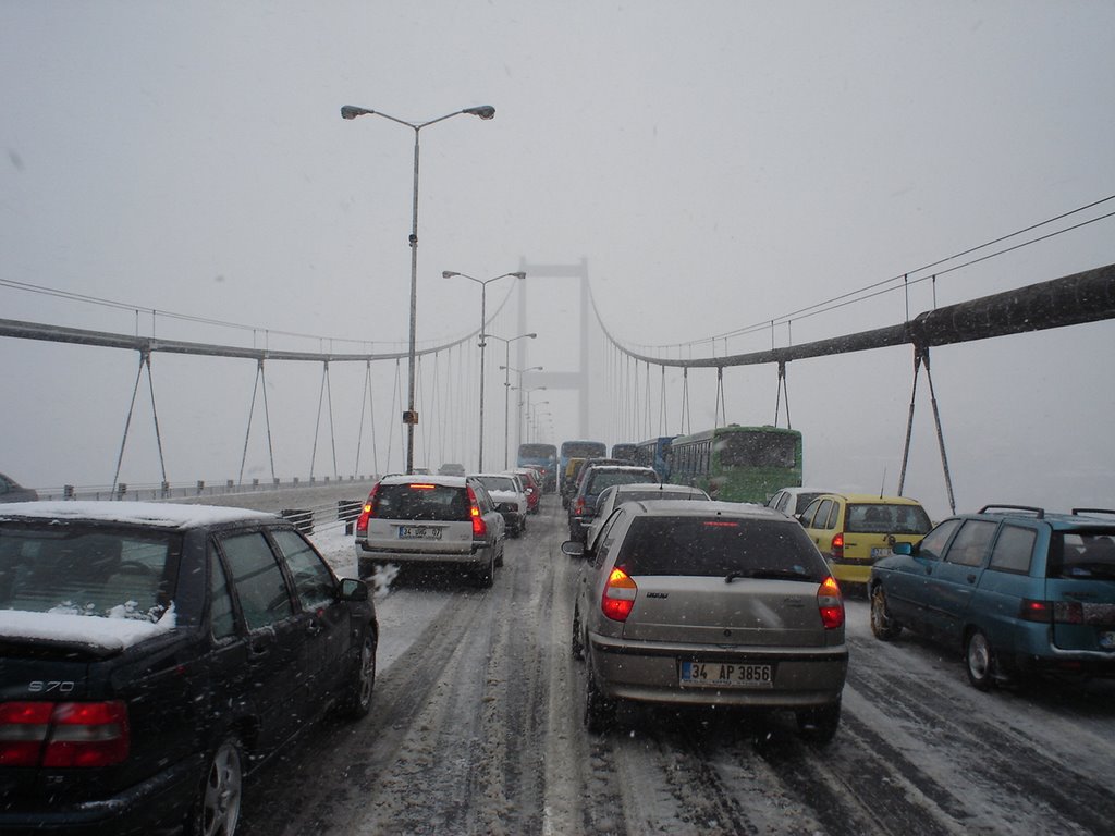 Kuzguncuk, İstanbul Çevre Yolu, Üsküdar/İstanbul, Turkey by a.kurt