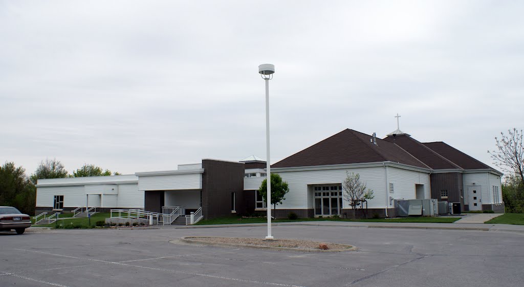 Lincoln, NE: Holy Savior Lutheran (LCMS) by pylodet