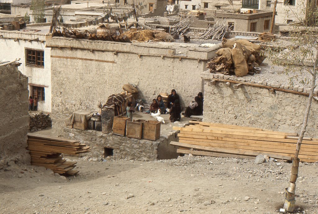 Family waiting for a new house 1977 by johdan