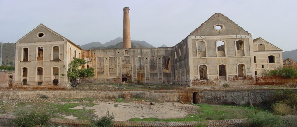 Alte Zuckerfabrik in Maro bei Nerja by Henry W