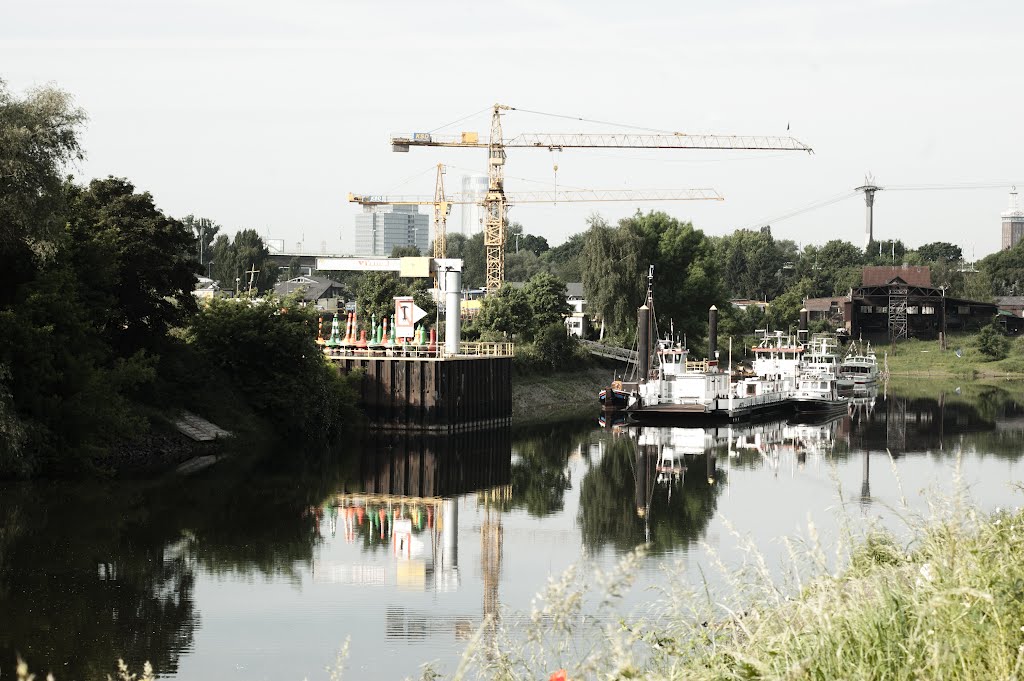 Mülheimer Hafen by Nebelfechter