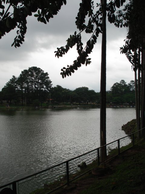 Bonito Lago Municipal na região central de Araras-SP by LPSLPS