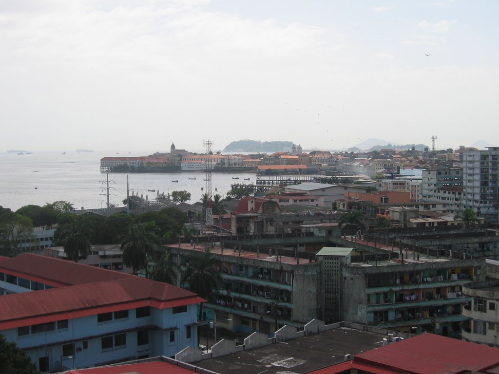 San Felipe desde Edificio Poli, en Calidonia by pepo_kakarotto