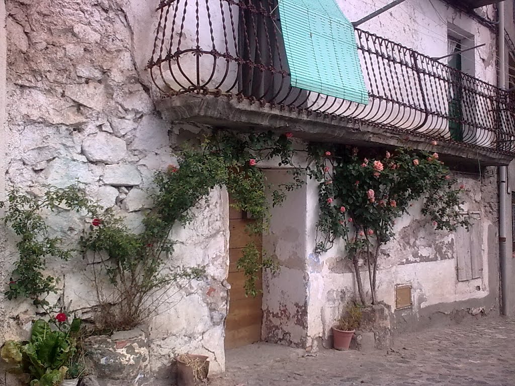 Casa en Gerri de la Sal by jose antonio navarro