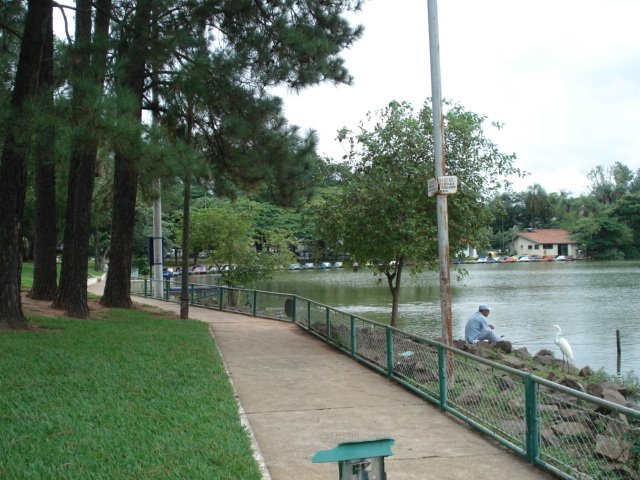 Bonito Lago Municipal na região central de Araras-SP by LPSLPS