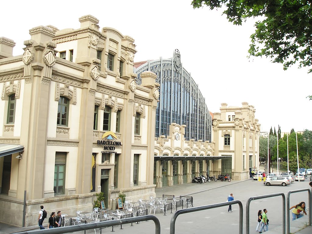 Estación de Autobuses Barcelona Nord by emil.yanev