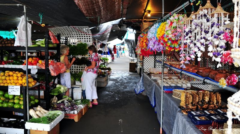 Kona Farmers Market, Kona, Hawaii by longbachnguyen