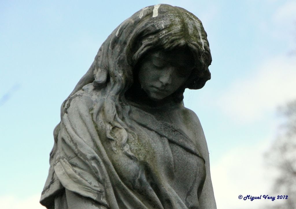 «Escultura» Cementerio Assistens (Assistens Kirkegård) - c/ Kapelvej - Copenhague - Dinamarca by Miguel Veny