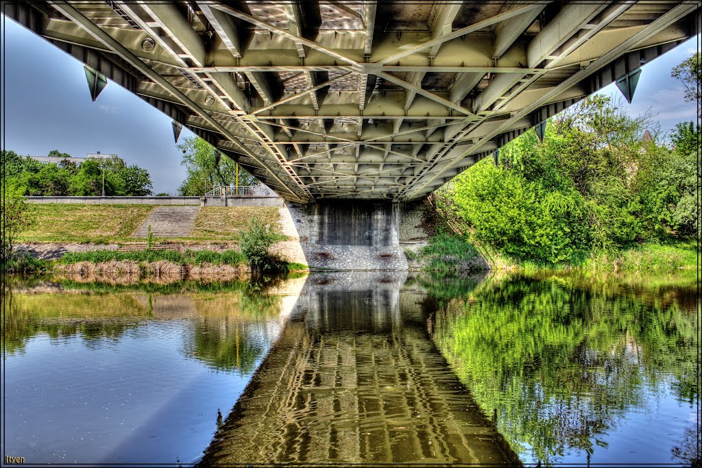 A Petőfi Híd Alatt - Győr - 2012 by Ityen