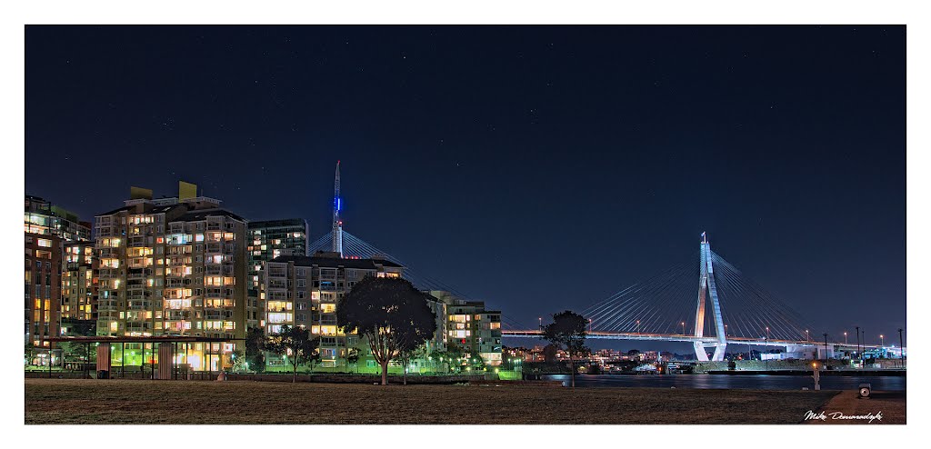 Pyrmont @ Night by Michael Domaradzki