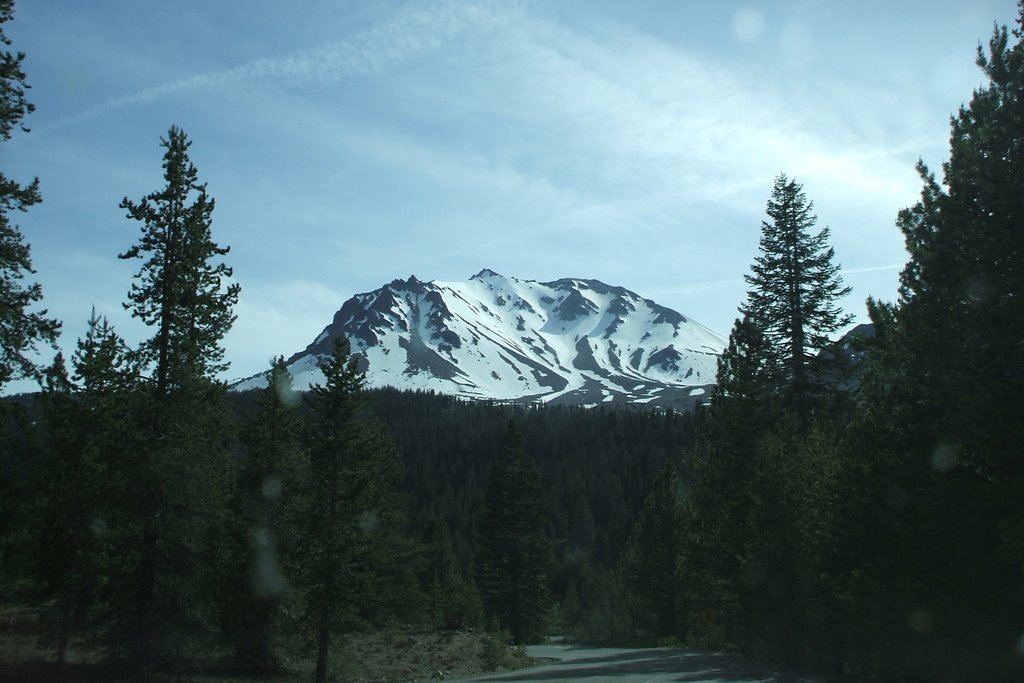 Lassen Volcano in early June by c0rn_D0g