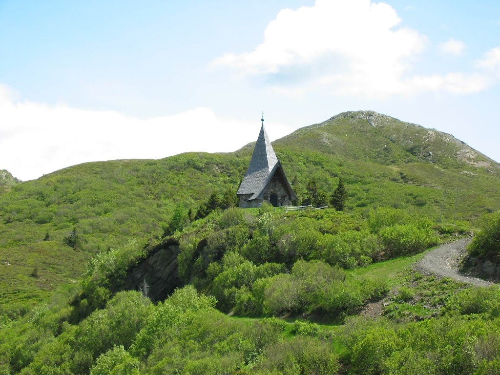 Friedenskapelle am Zollner bei Dellach im Gailtal by dellach