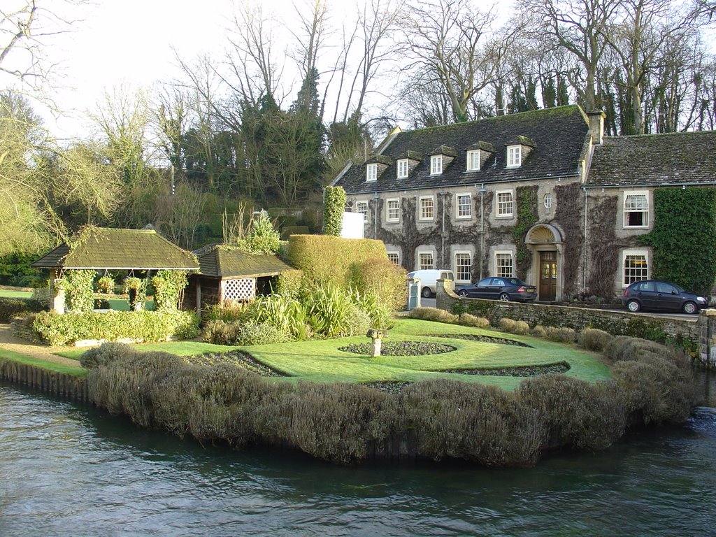 Swan Hotel, Bibury by KevinNoles