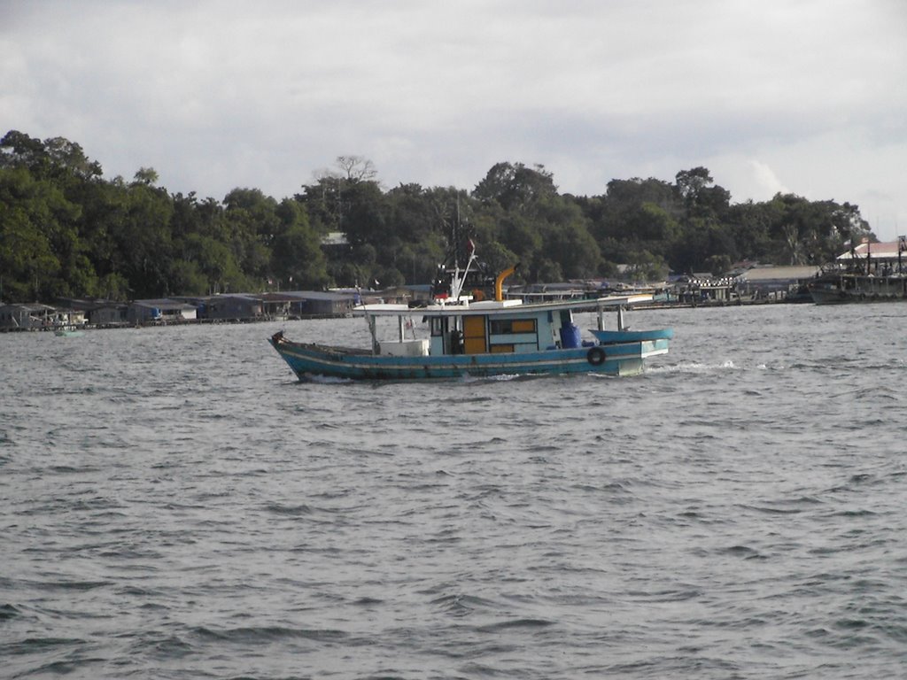 Bateau de pêche by Alain le Teich