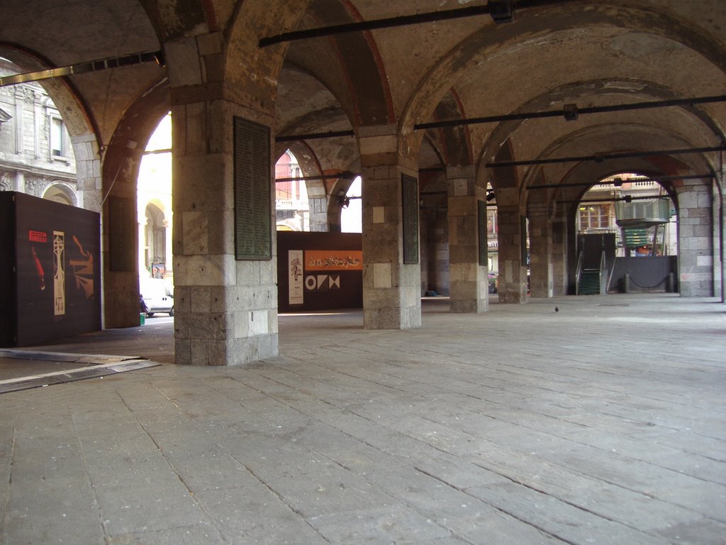 Piazza dei Mercanti - Milano by Ilda Casati