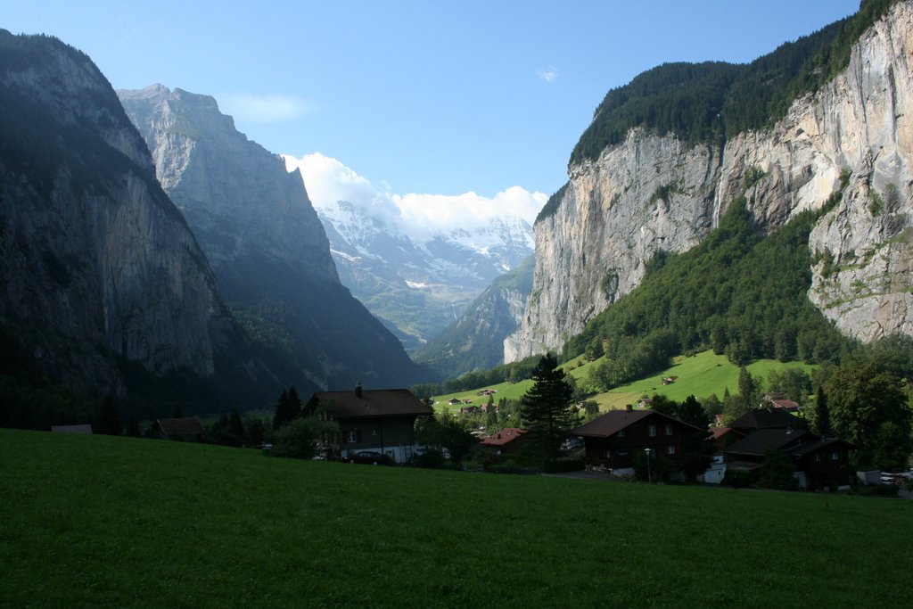 Lauterbrunnen valley by Deborah Cordwell