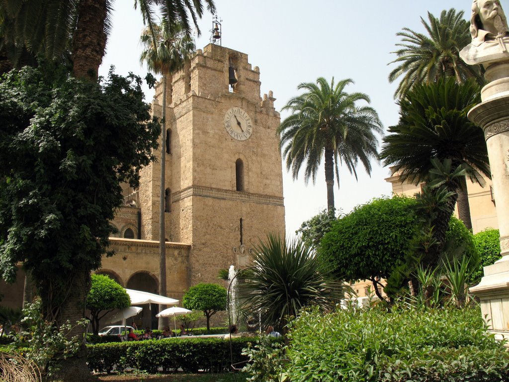 Duomo di Monreale, dedicato a Santa Maria Nuova, è stato costruito nel 1174 per volere di Guglielmo II d'Altavilla* by F Bellisario