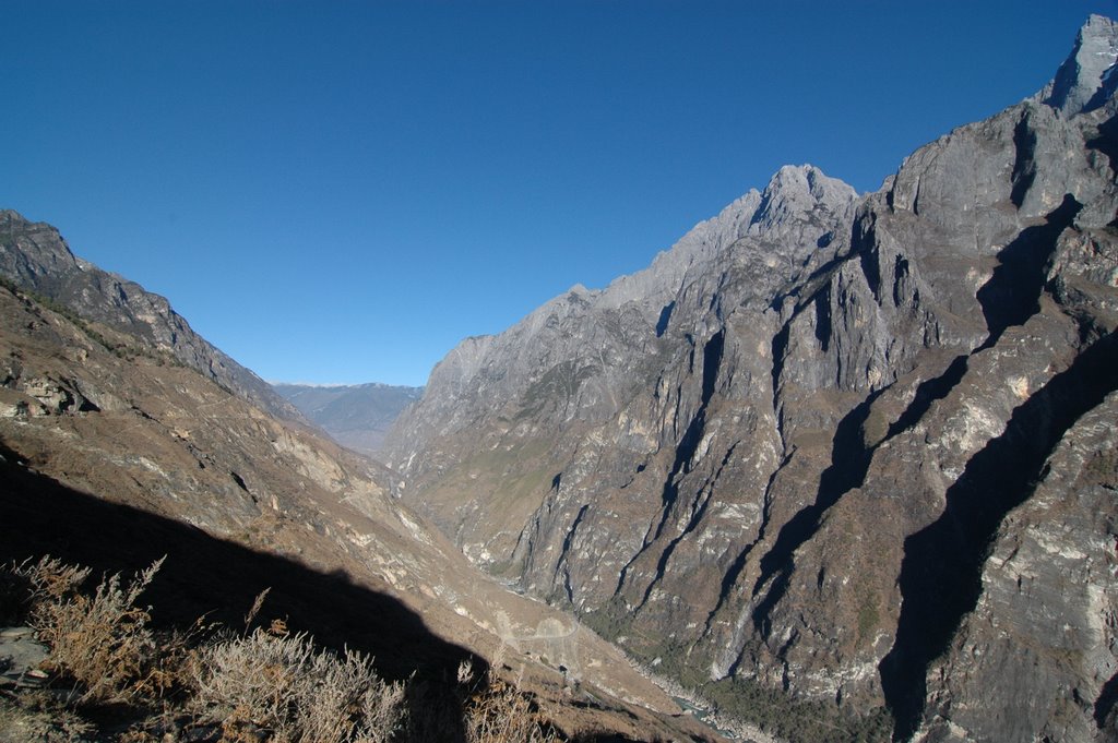 虎跳峡 / Tiger Leaping Gorge by Toshihide KANAYA