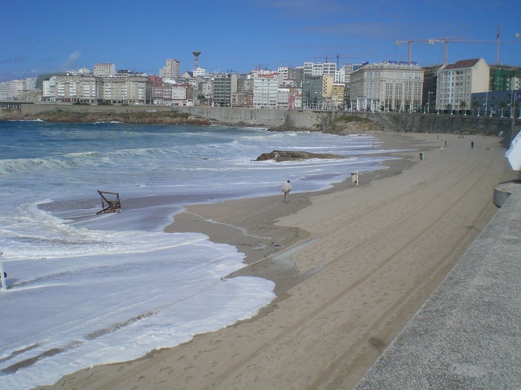 A Coruña (Playa del Orzán) by Luigi Donna