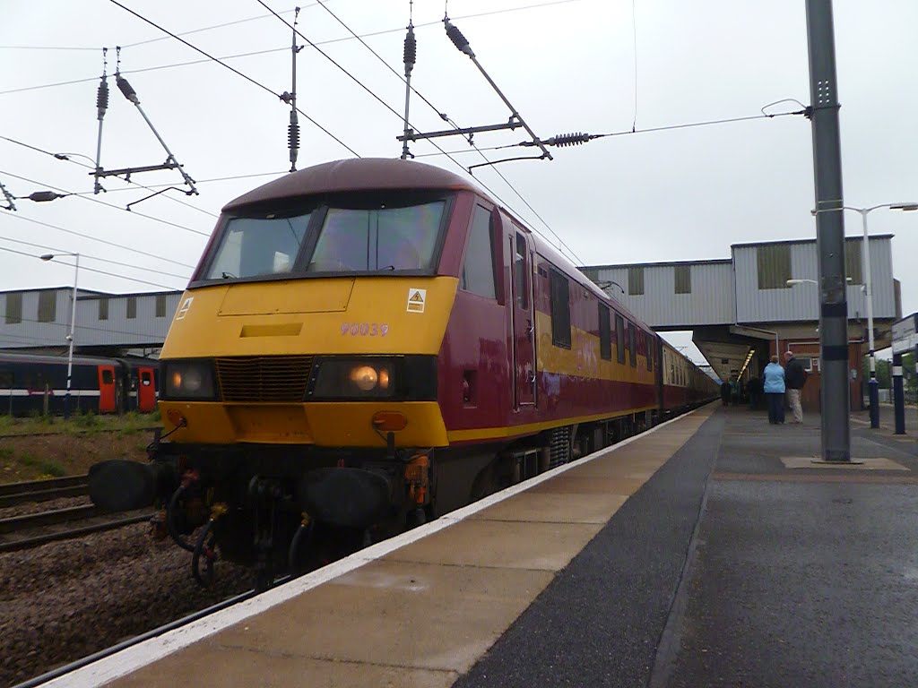 90039 at the head of a railtour by jules46443