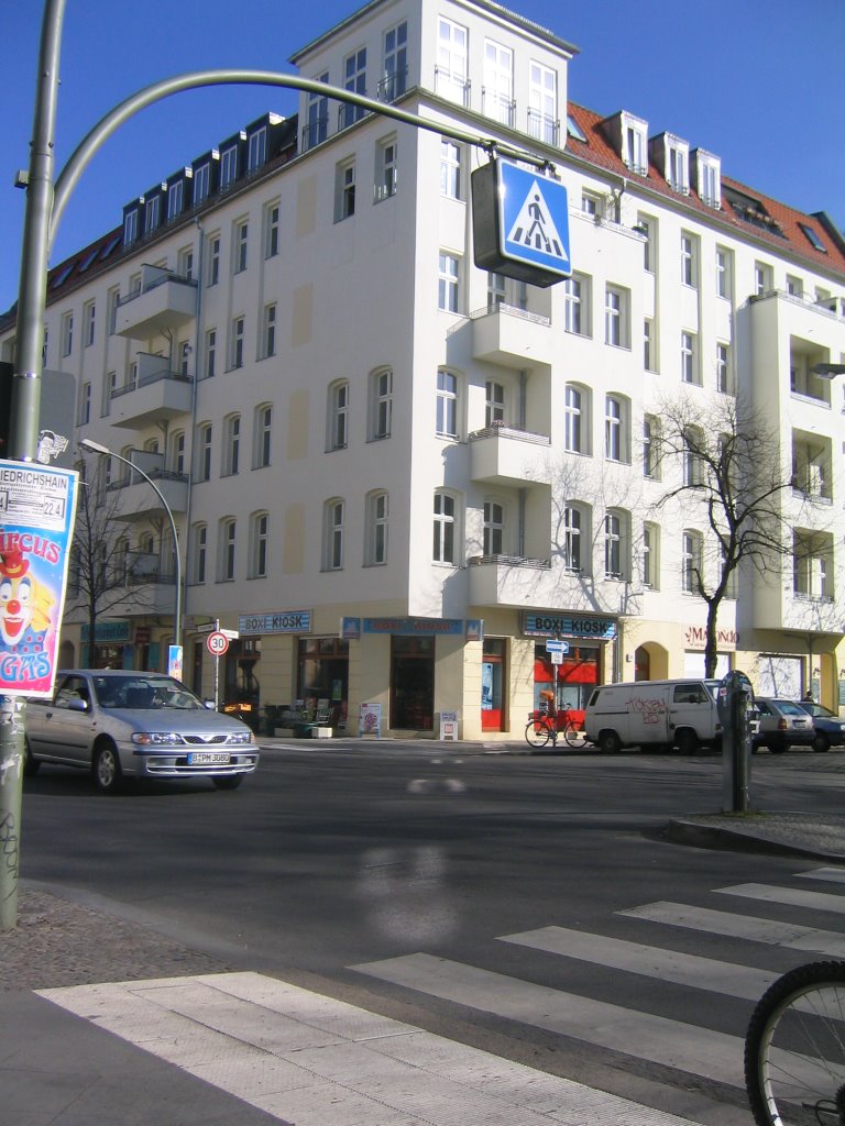 Boxhagener Platz/Grünberger Straße by friedrichshaini