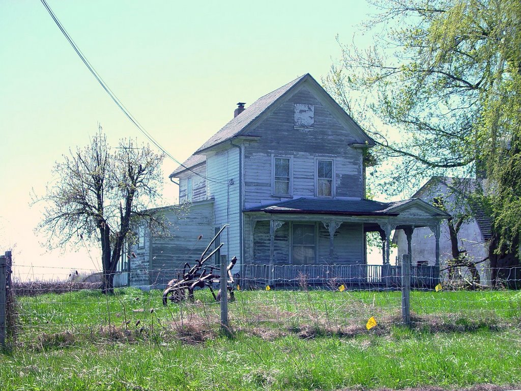 Abandoned victorian farmhouse, Brighton NY (5-2005) by Ken Badgley